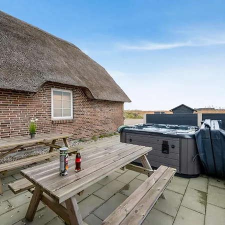 Beautiful Pool House With Outdoor Spa, Built In 2022 Tatil Evi *