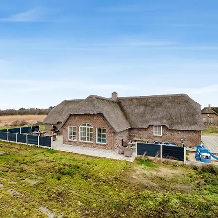 Beautiful Pool House With Outdoor Spa, Built In 2022 Ulfborg