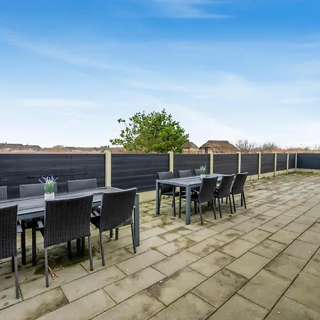 Beautiful Pool House With Outdoor Spa, Built In 2022 Ulfborg