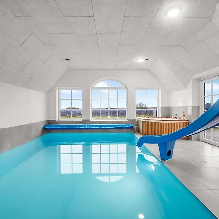 Beautiful Pool House With Outdoor Spa, Built In 2022 펜션