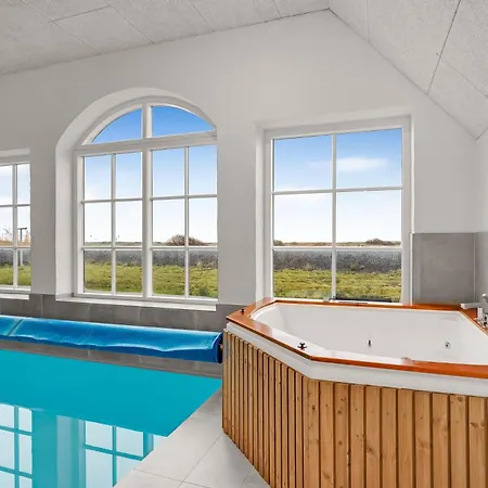 Tatil Evi Beautiful Pool House With Outdoor Spa, Built In 2022 Ulfborg